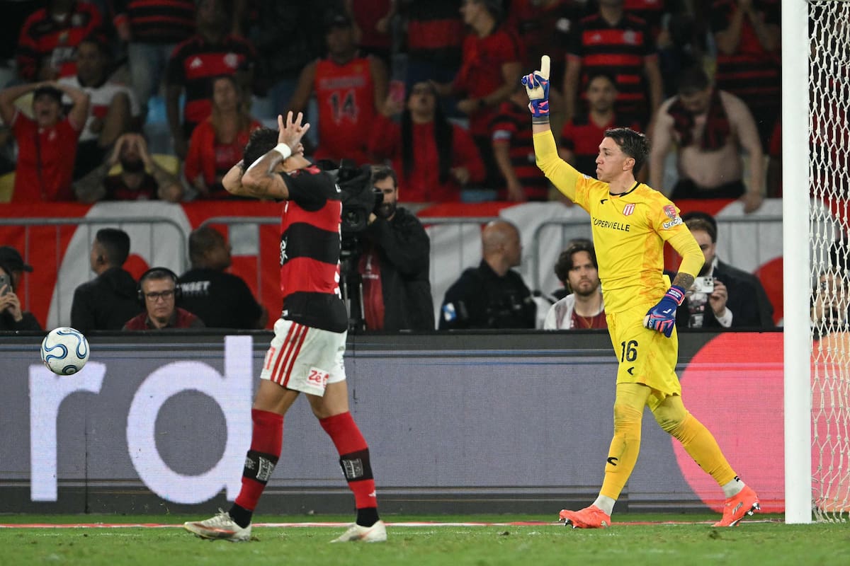 El festejo de Fernando Muslera, héroe de Estudiantes en los penales